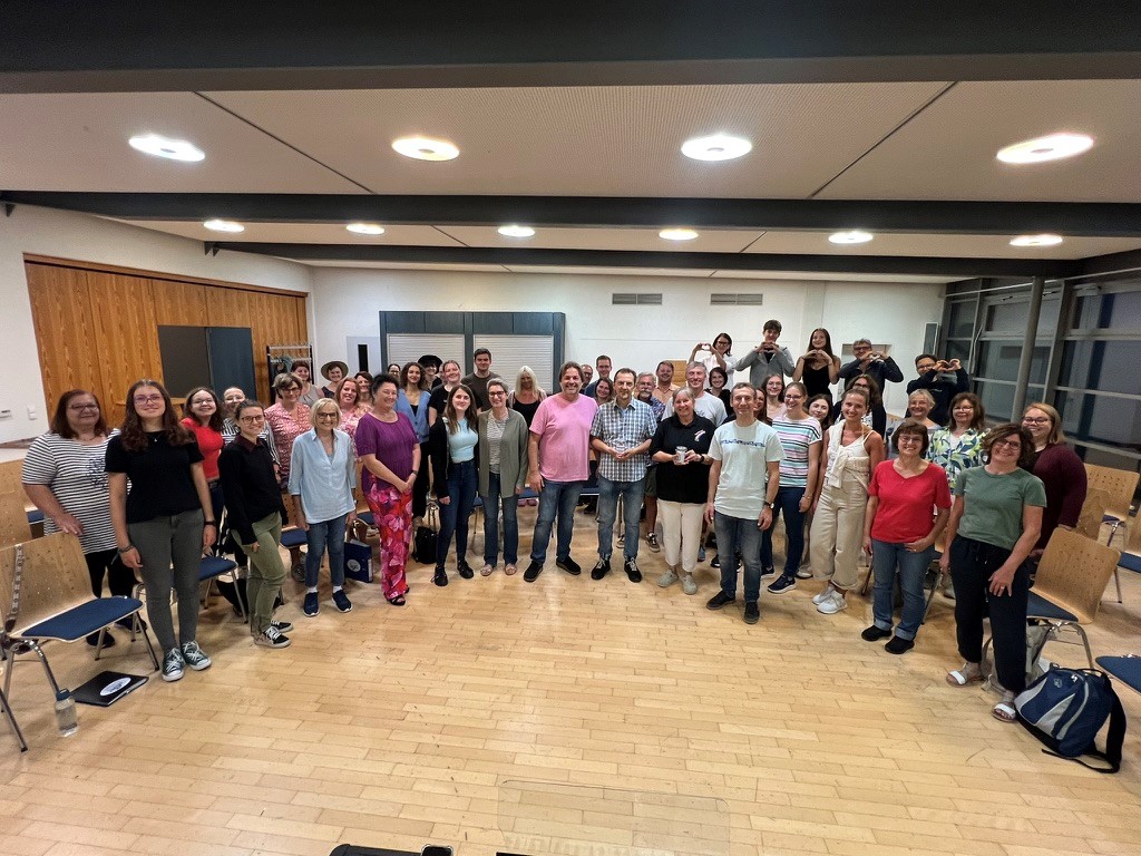 Gospelchor Lingenfeld – Act for Aid beim Straßenfest in Lingenfeld