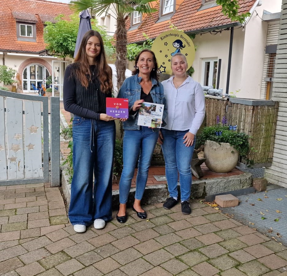 Herzensspende der Abiturientinnen der Maria-Ward-Schule in Landau
