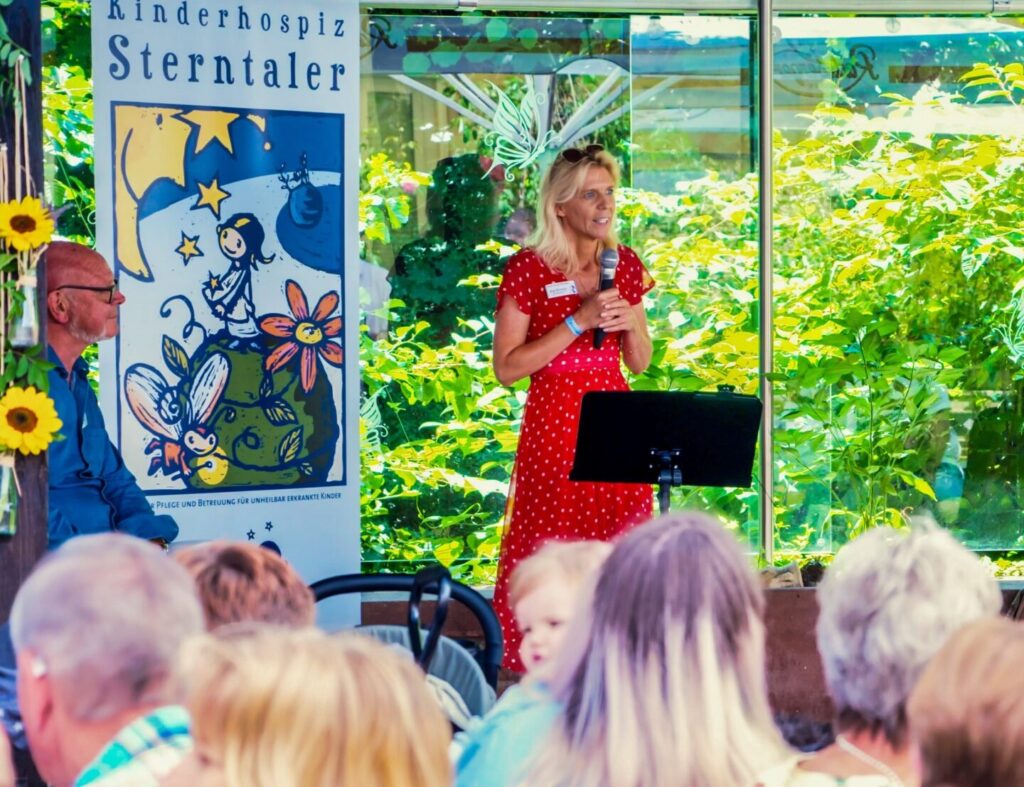 Akustischer Rundgang durch die Welt der Kinderhospizarbeit mit Geschäftsführerin Anja Hermann in der Annette-Radüg-Show auf Rockland Radio