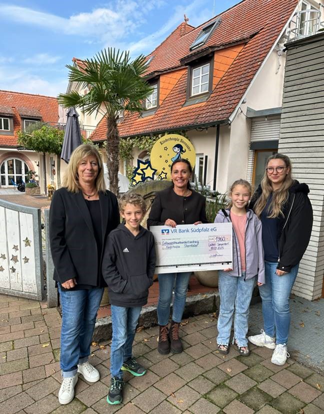 August-Becker-Schule spendet an Sterntaler