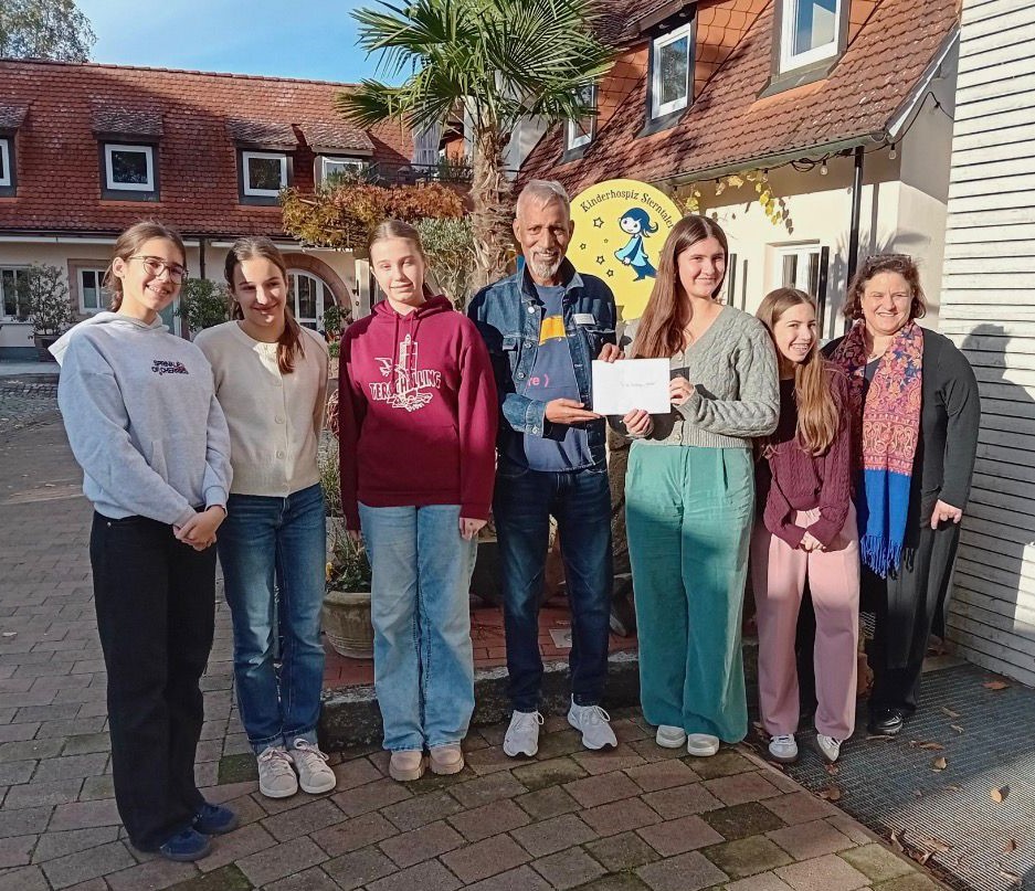 Klassen 8a und 8b des Edith-Stein-Gymnasiums Speyer unterstützten Sterntaler-Kinder