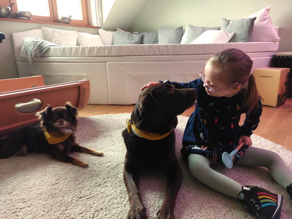 Tiergestützte Therapie im Kinderhospiz Sterntaler