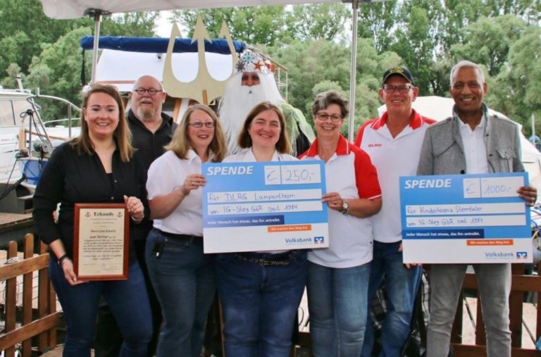 Spendenfreudige Gemeinschaft feierte Hafenfest am Altrhein