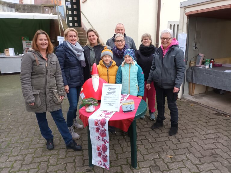 Spendenaktion auf dem Weihnachtsmarkt bei Caros Pflanzendeko in Hainfeld